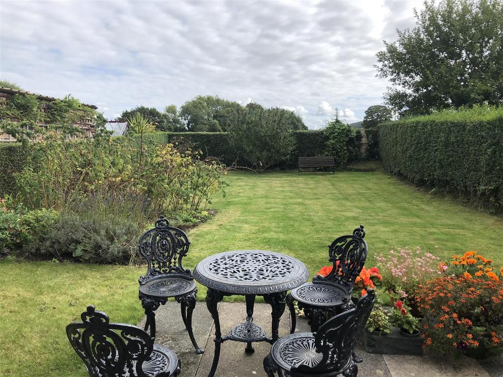 Maltkiln Lane, Bispham, Ormskirk 2 bed semidetached house £330,000