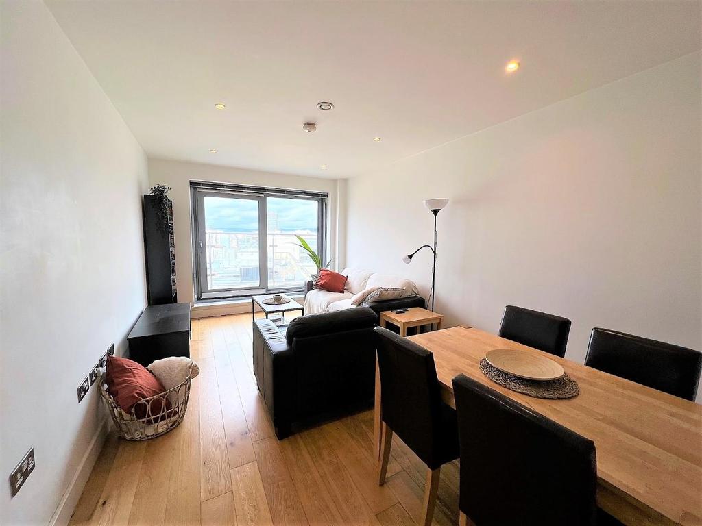 Meridian Plaza, Bute Terrace, Cardiff 1 bed apartment for sale £170,000