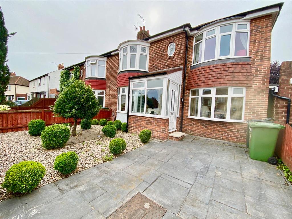 Monkridge Gardens, Gateshead 3 bed semidetached house £275,000