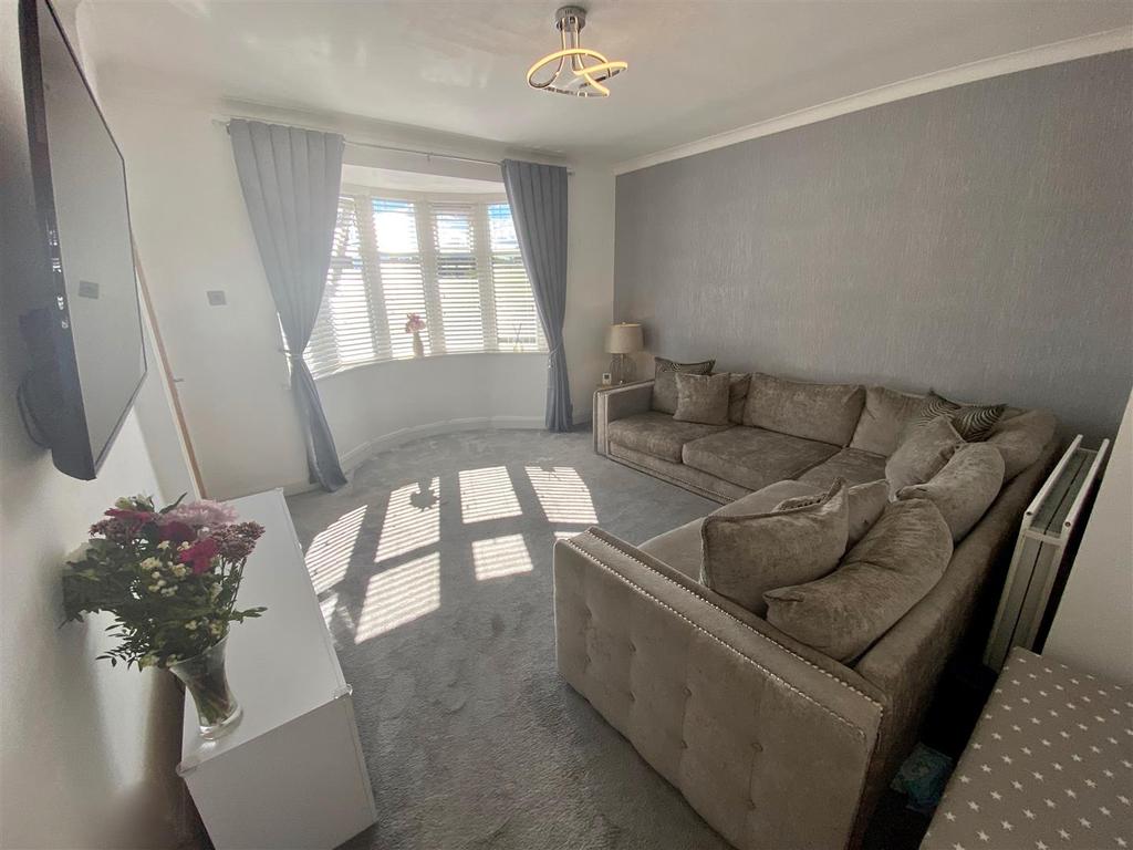 Broadwood Road, Newcastle Upon Tyne 2 bed semidetached house £130,000