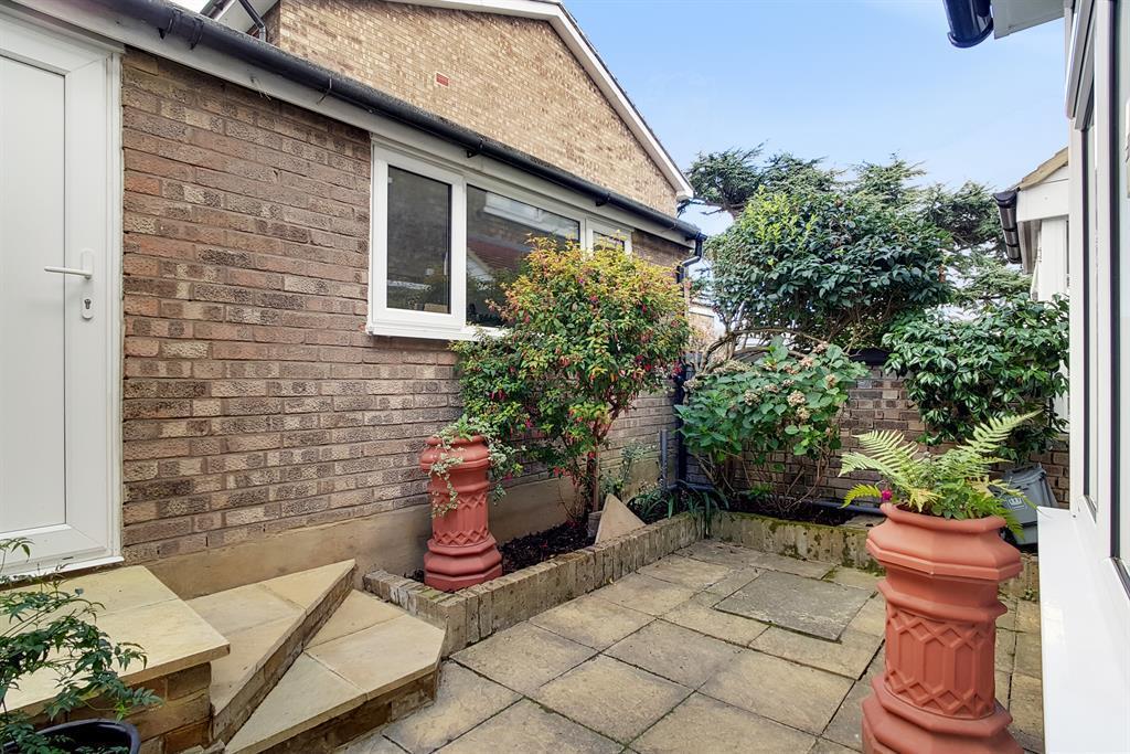 Round Hill, Sydham, SE26 4 bed end of terrace house - £650,000