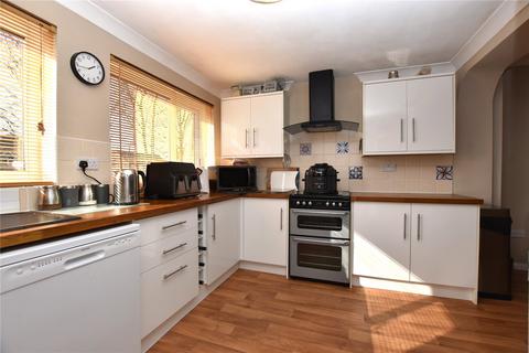 3 bedroom terraced house for sale, Whitestone Crescent, Yeadon, Leeds, West Yorkshire