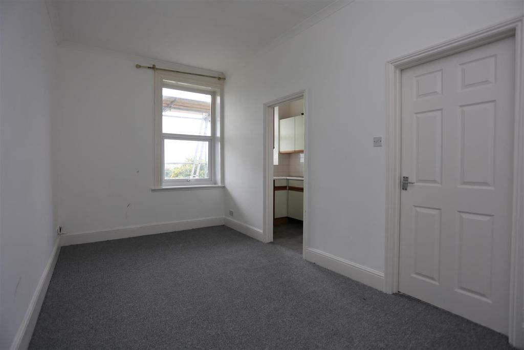 Cromwell Road, Hove 1 bed flat £895 pcm (£207 pw)