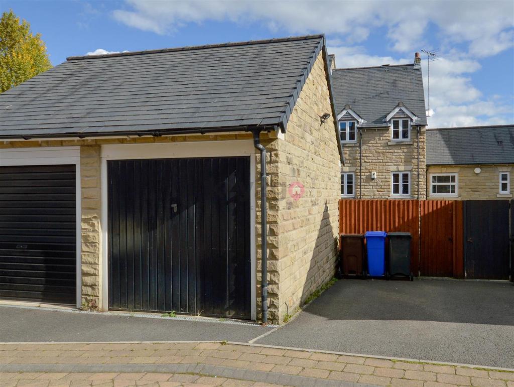 Queen Street, Mosborough, Sheffield, S20 3 bed terraced house £275,000