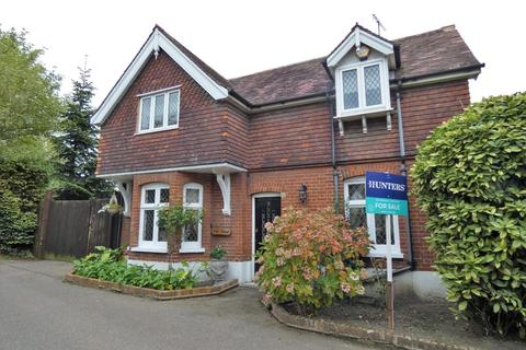 The Lodge Hillside Drive, Gravesend, DA12 1NY