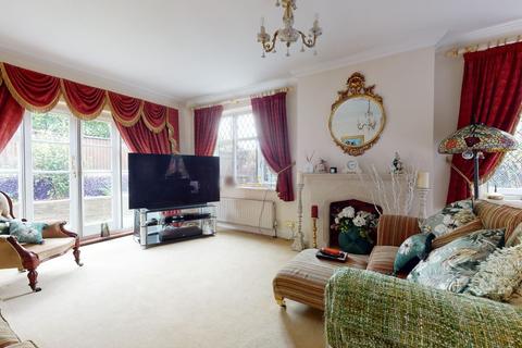 The Lodge Hillside Drive, Gravesend, DA12 1NY