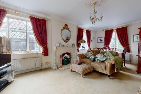 The Lodge Hillside Drive, Gravesend, DA12 1NY