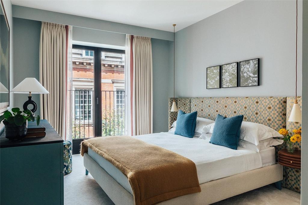 Show Apartment