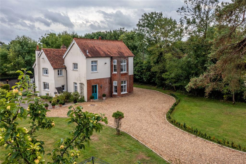 Epping Road Roydon Harlow Essex CM19 4 Bed Equestrian Property For 