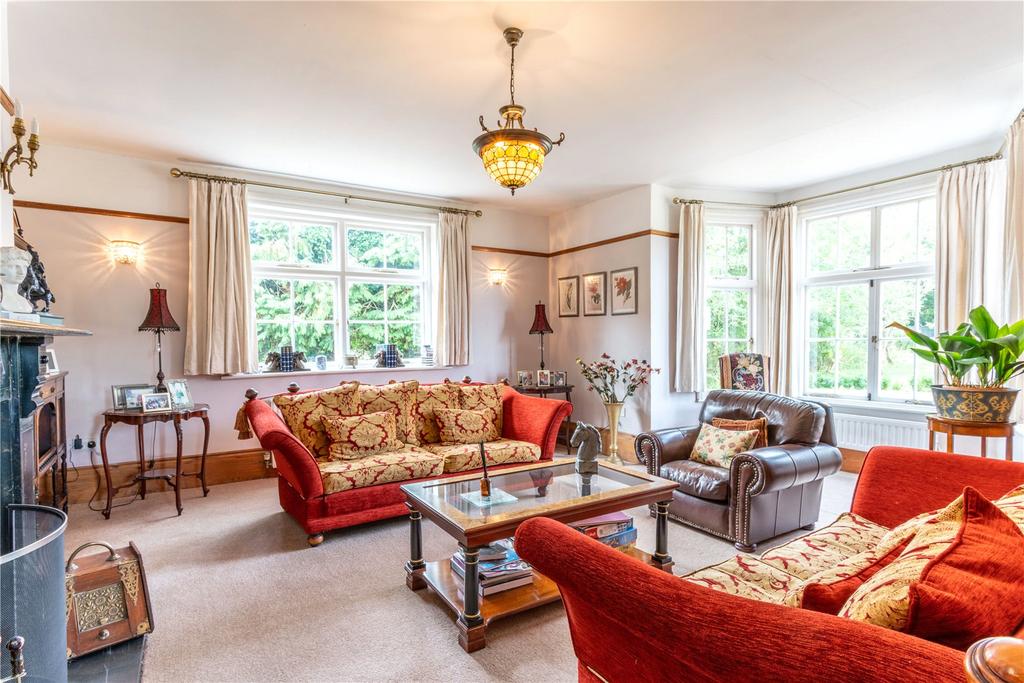 Epping Road, Roydon, Harlow, Essex, CM19 4 bed detached house for sale