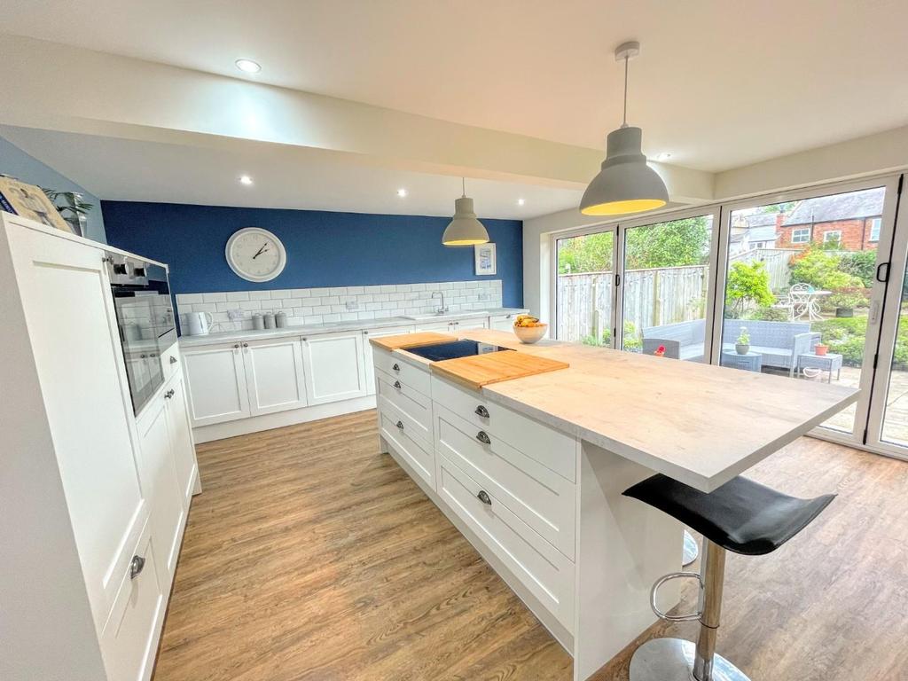 Kitchen/family room