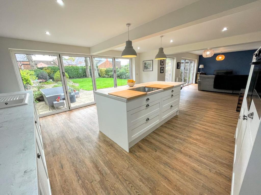 Kitchen/family room