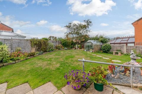 35 Warren Close, Lichfield, WS14 9XN