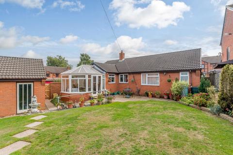 35 Warren Close, Lichfield, WS14 9XN