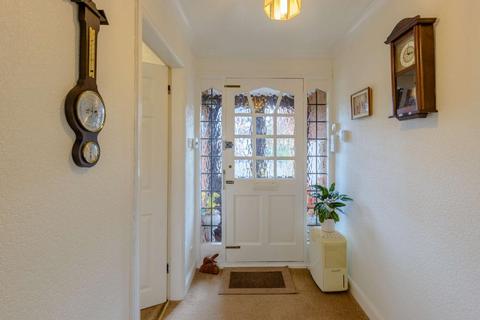 35 Warren Close, Lichfield, WS14 9XN
