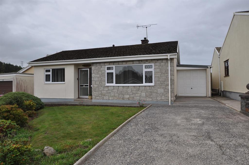 Manor Crescent, Llanllwch, Carmarthen 2 bed detached bungalow £185,000