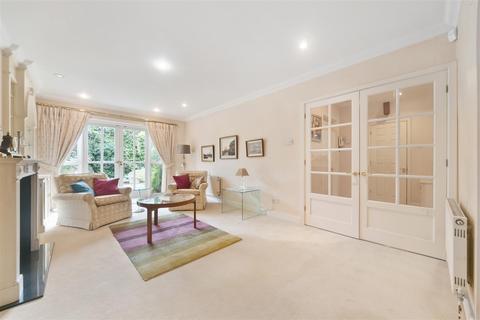 10 Rushmere Place, London, SW19 5RP
