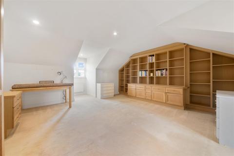 10 Rushmere Place, London, SW19 5RP