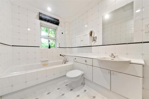 10 Rushmere Place, London, SW19 5RP