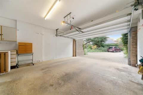 10 Rushmere Place, London, SW19 5RP