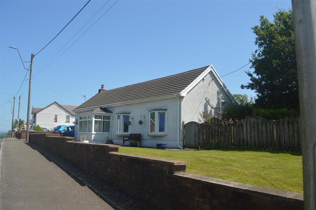 Dyffryn Road, Ammanford 4 bed detached bungalow for sale £299,999