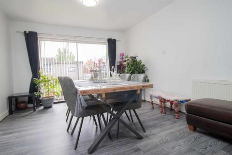 2 Bryan Road, Manchester, M21 0RH