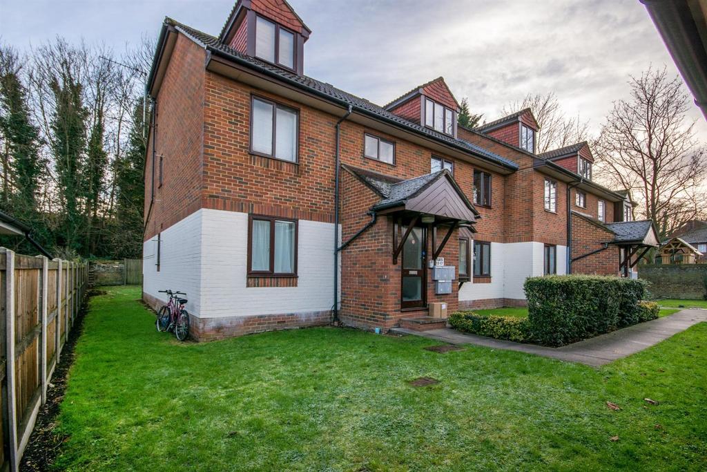 Denmark Road, Carshalton 2 bed flat £285,000