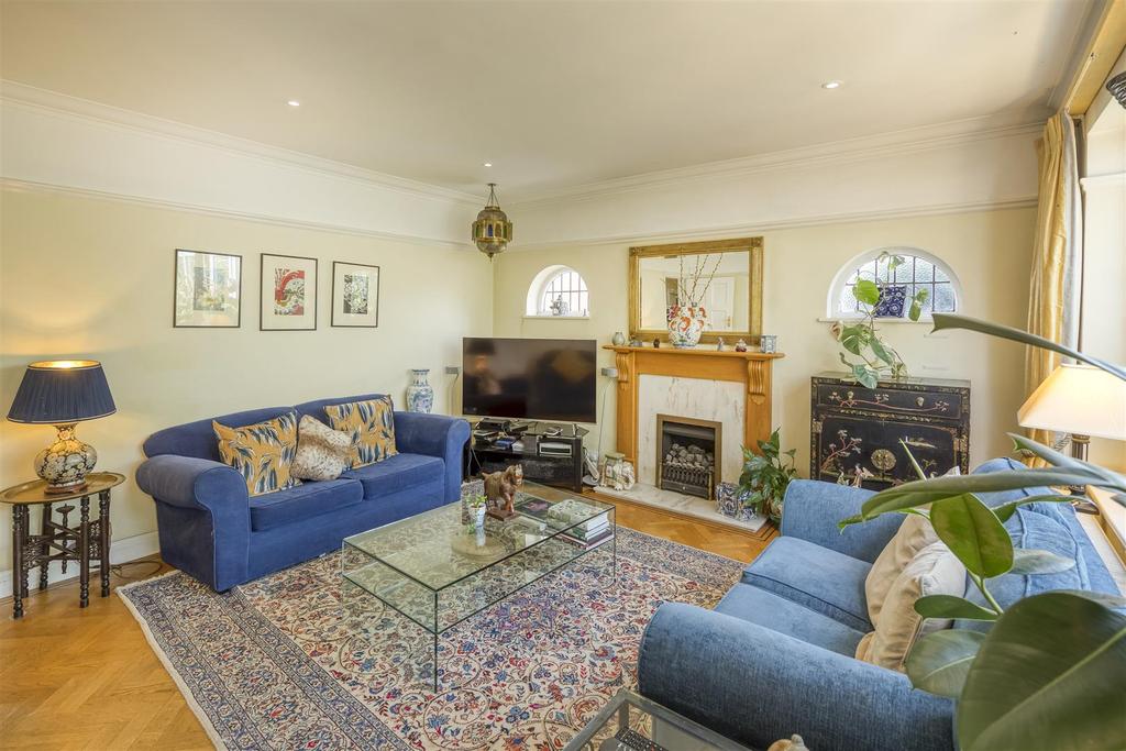 Coombe Road, New Malden, KT3 4 bed house £1,850,000
