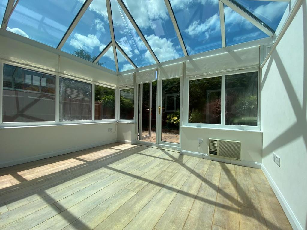 Haydock Close, StratfordUponAvon 3 bed end of terrace house £1,250