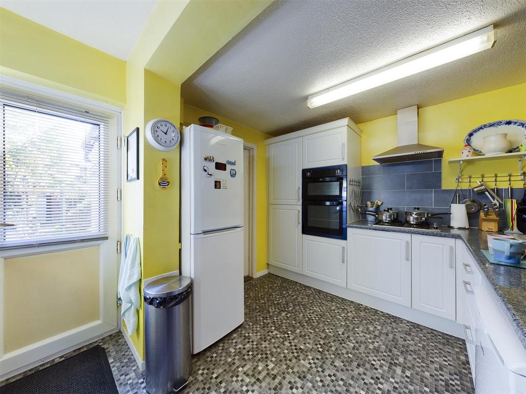 Beresford Road, Gillingham 2 bed semidetached house £230,000