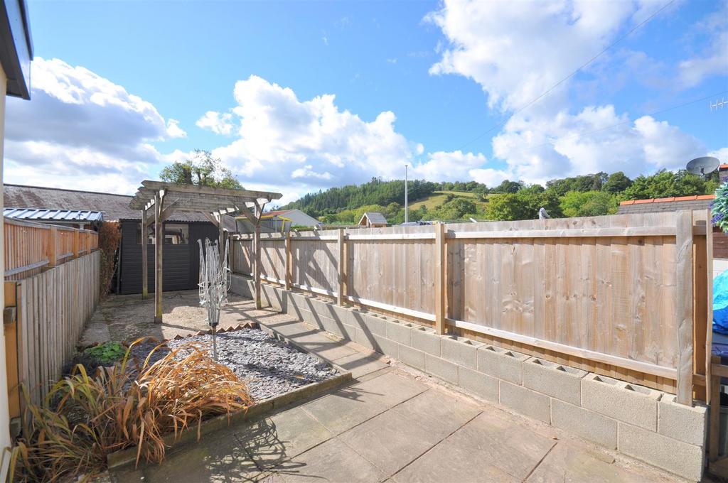 Smithfield Street, Llanidloes 3 bed terraced house for sale £139,950