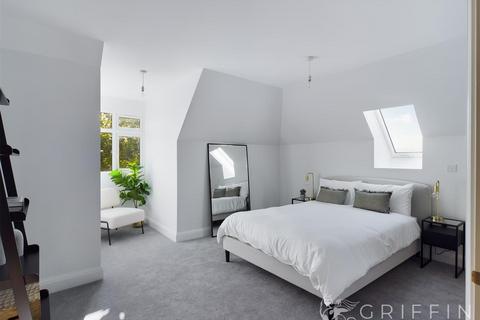 2 bedroom penthouse for sale - Hall Lane, Upminster