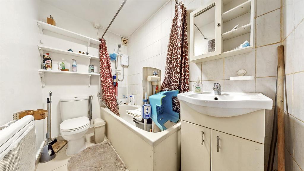 Bathroom combined W.C