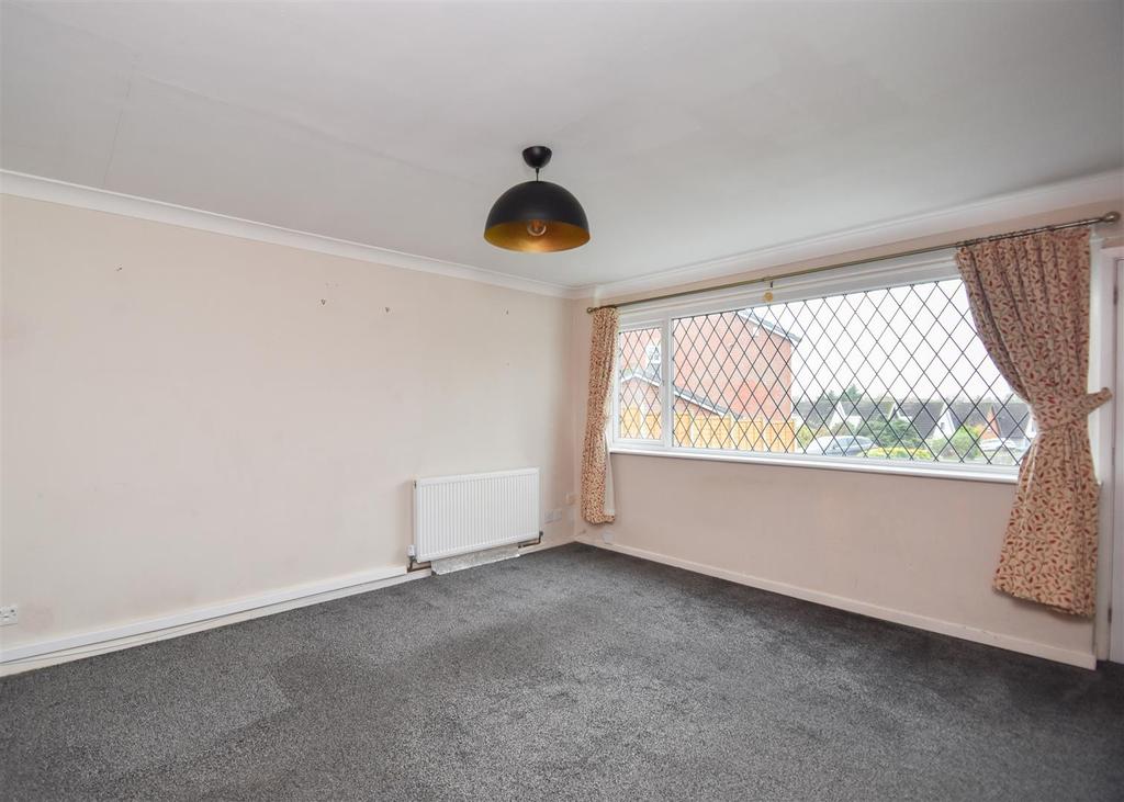 56 Cherrington Gardens, Wolverhampton 3 bed detached house £995 pcm