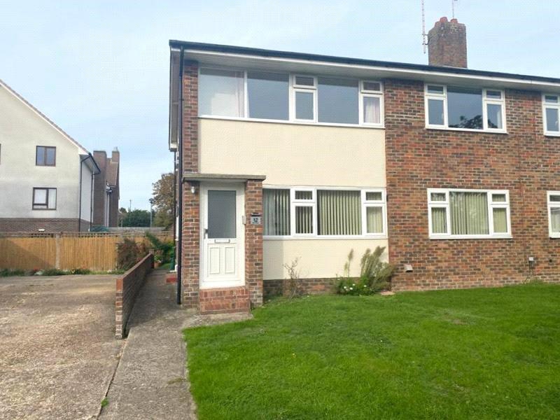 Elm Place, Rustington, Littlehampton... 2 bed apartment £1,050 pcm (£
