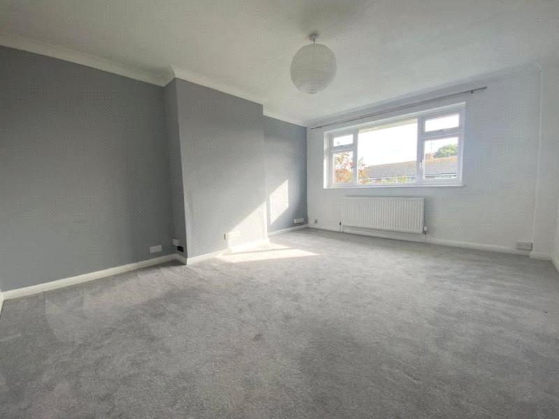 Elm Place, Rustington, Littlehampton... 2 bed apartment £1,050 pcm (£