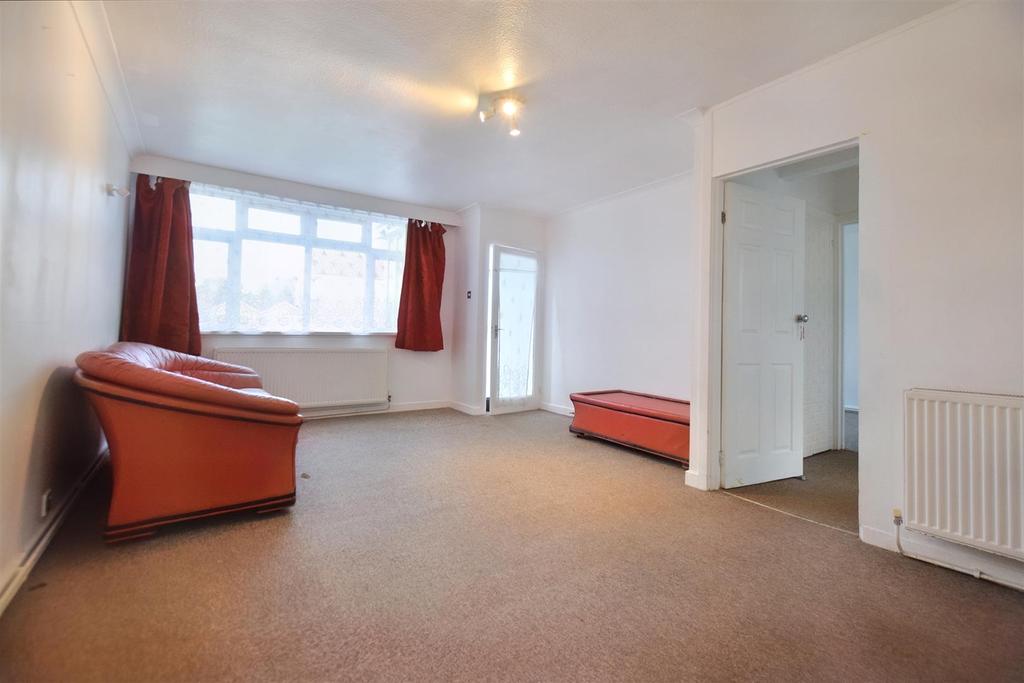 Winton Gardens, Edgware 2 bed £1,550 pcm (£358 pw)