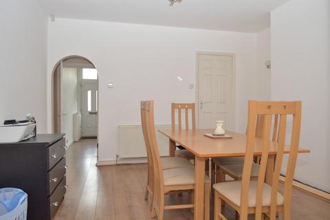 15 School Road, Oldham, OL8 4SL