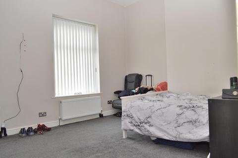 15 School Road, Oldham, OL8 4SL