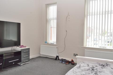 15 School Road, Oldham, OL8 4SL