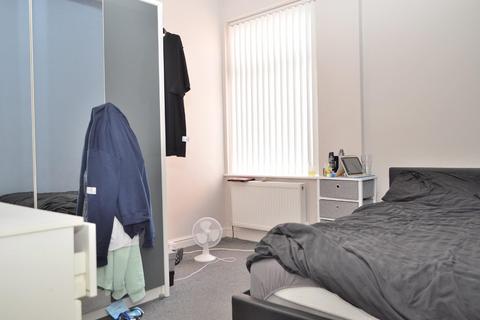 15 School Road, Oldham, OL8 4SL