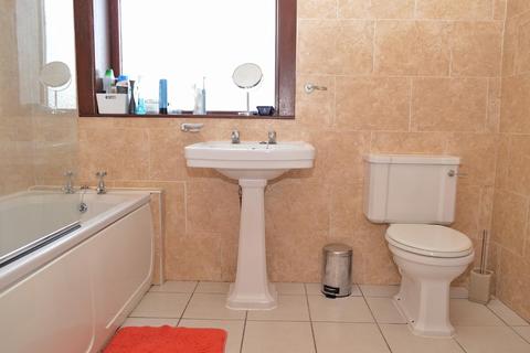 15 School Road, Oldham, OL8 4SL