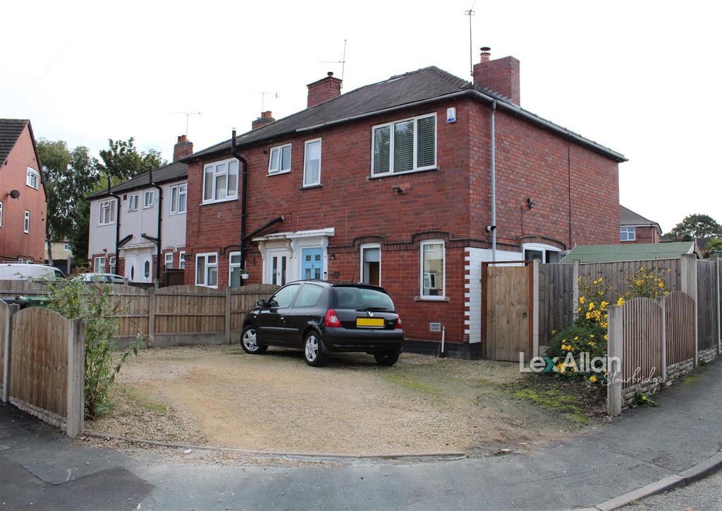 Holcroft Road, Stourbridge 2 bed semidetached house £170,000