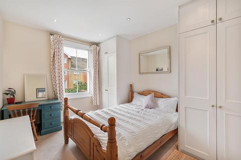3 Mount Road, London, SW19 8ES