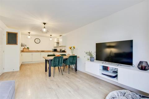 2 bedroom apartment for sale - Hillside Court, Constables Way, Hertford
