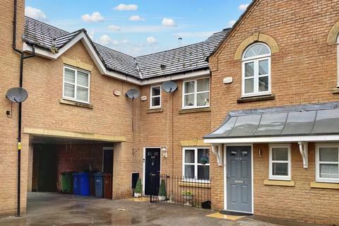 2 bedroom terraced house to rent - Lawnhurst Avenue, Manchester