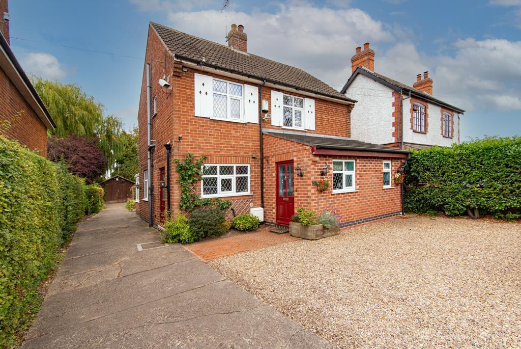 Nottingham Road, Lowdham 3 bed detached house for sale £400,000
