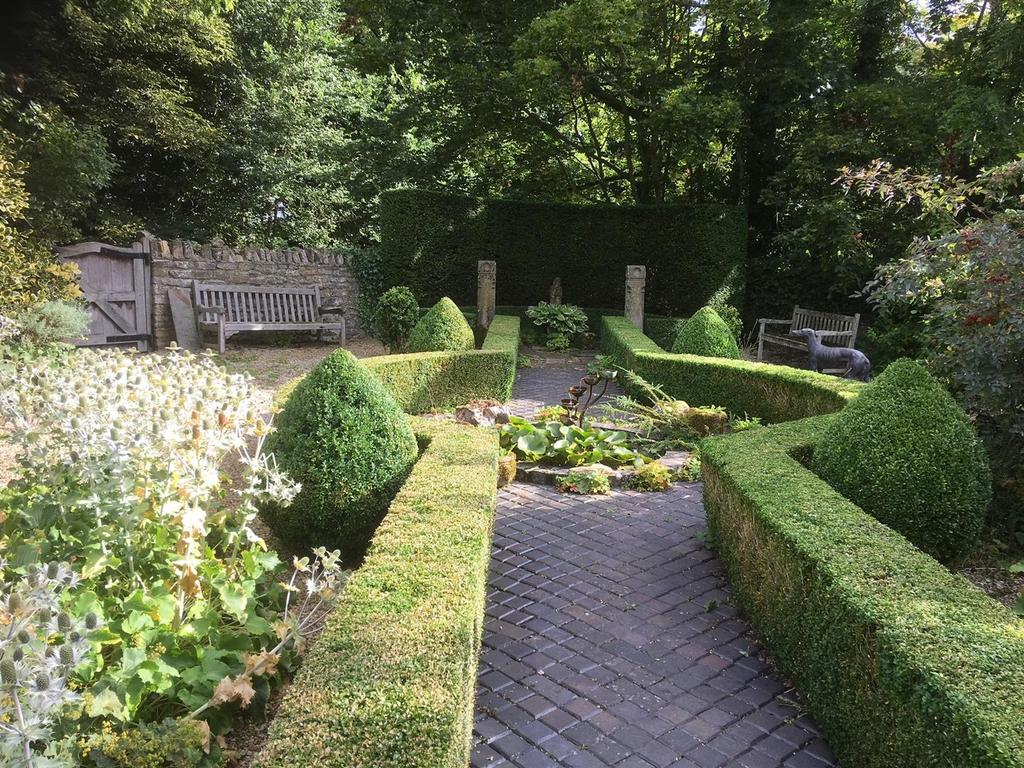 Manor Farm - Garden landscape.jpg