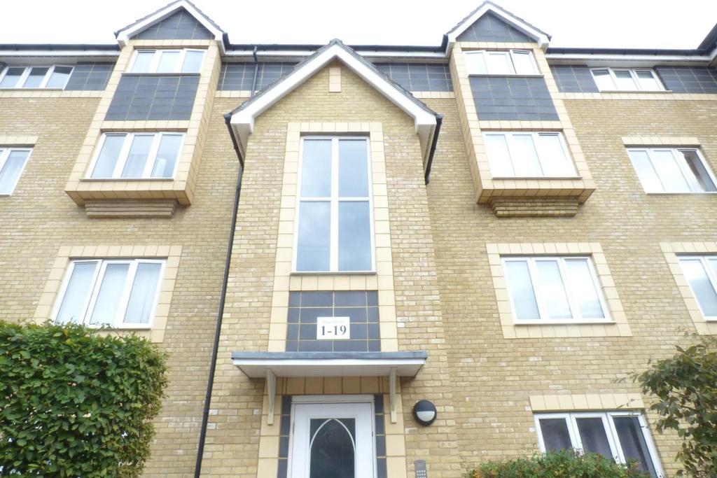 Stone House Lane, Dartford 2 bed flat £1,400 pcm (£323 pw)