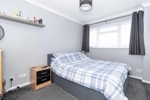 16 Lychpole Walk, Goring By Sea, Worthing, BN12 6NN